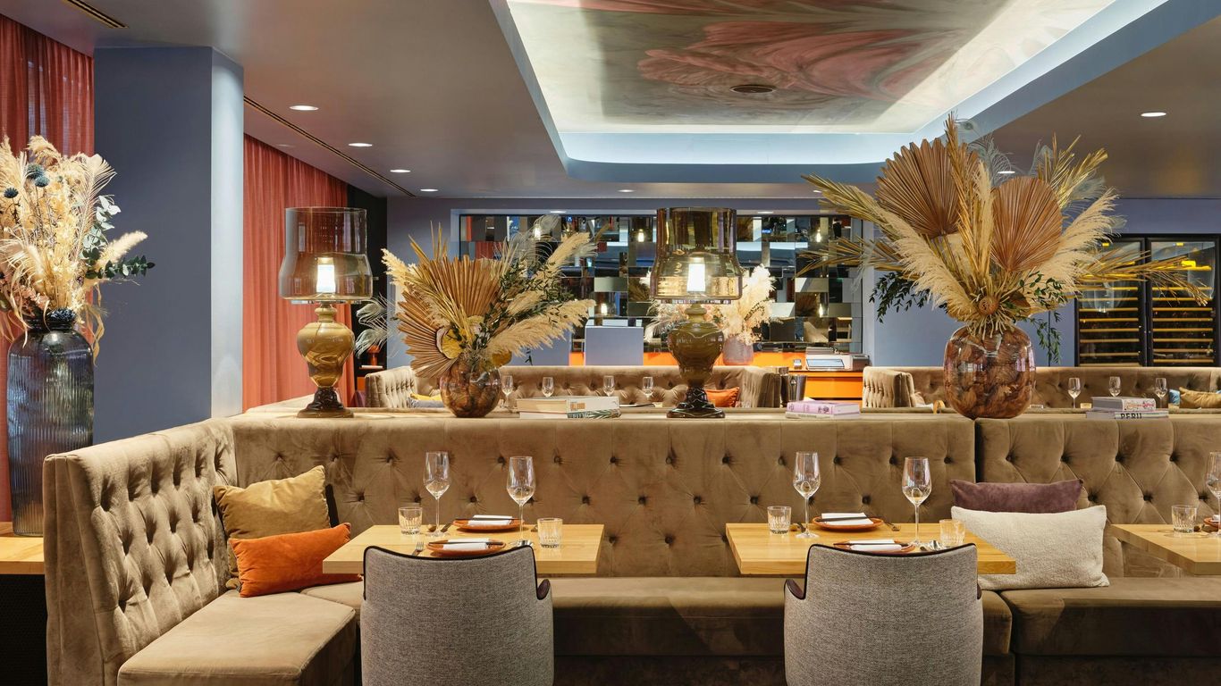 Roomers Frankfurt, Autograph Collection