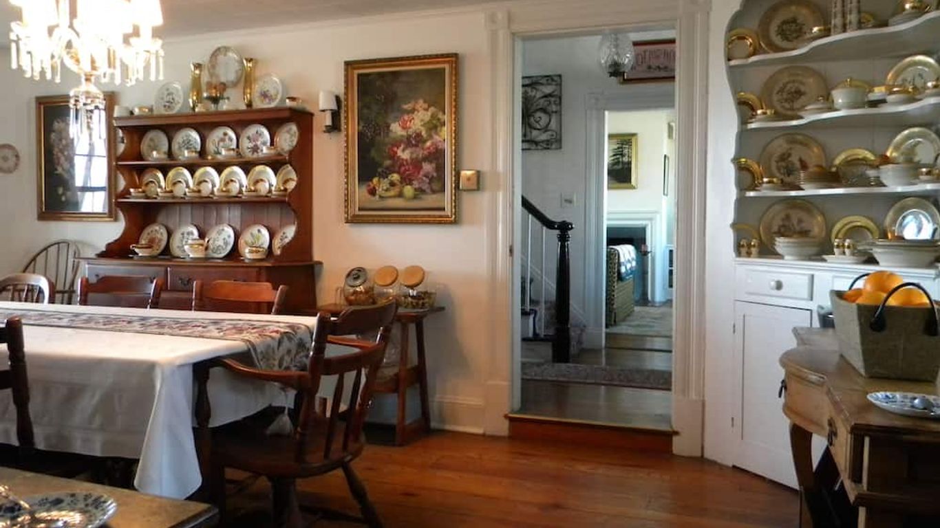 Black Walnut Point Inn