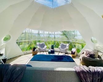 Refuge Bay's Ignis Dome - Luxury Off Grid Escape - Sangudo - Bedroom