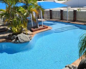 Palm Valley Motel and Self-contained Holiday Units - Gladstone - Pool