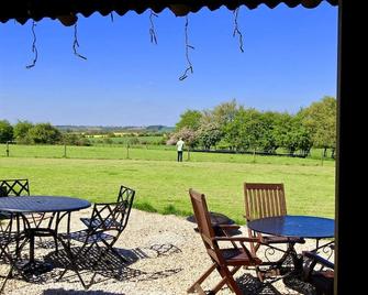 Love2Yurt - Brackley - Patio