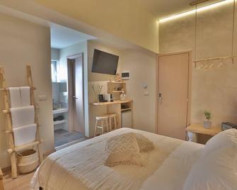 Ederlezi Boutique Hotel - Athens - Bedroom