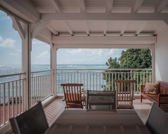 Double room-Standard-Private Bathroom-Sea View - Grand-Bourg - Balcon