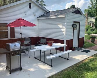 Cottage11 Of Avalon -2 Bedroom-1 Bath- Laundry- Sleeps 6 - Lansing - Innenhof