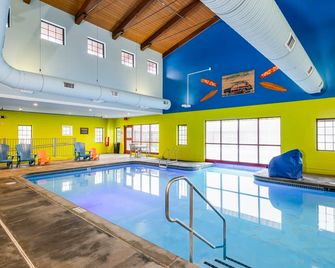 Stoney Creek Hotel Kansas City - Independence - Independence - Piscina