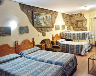 Hotel Mur - Jaca - Soverom