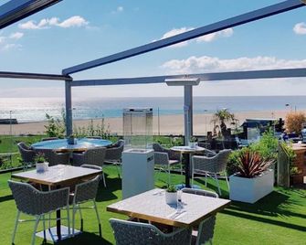 The Cliff Hotel - เกรท ยาร์เมาธ์ - อาคาร