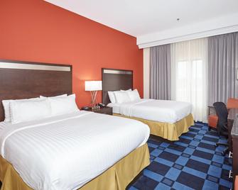 Holiday Inn Express & Suites Columbia Univ Area - Hwy 63 - Columbia - Bedroom