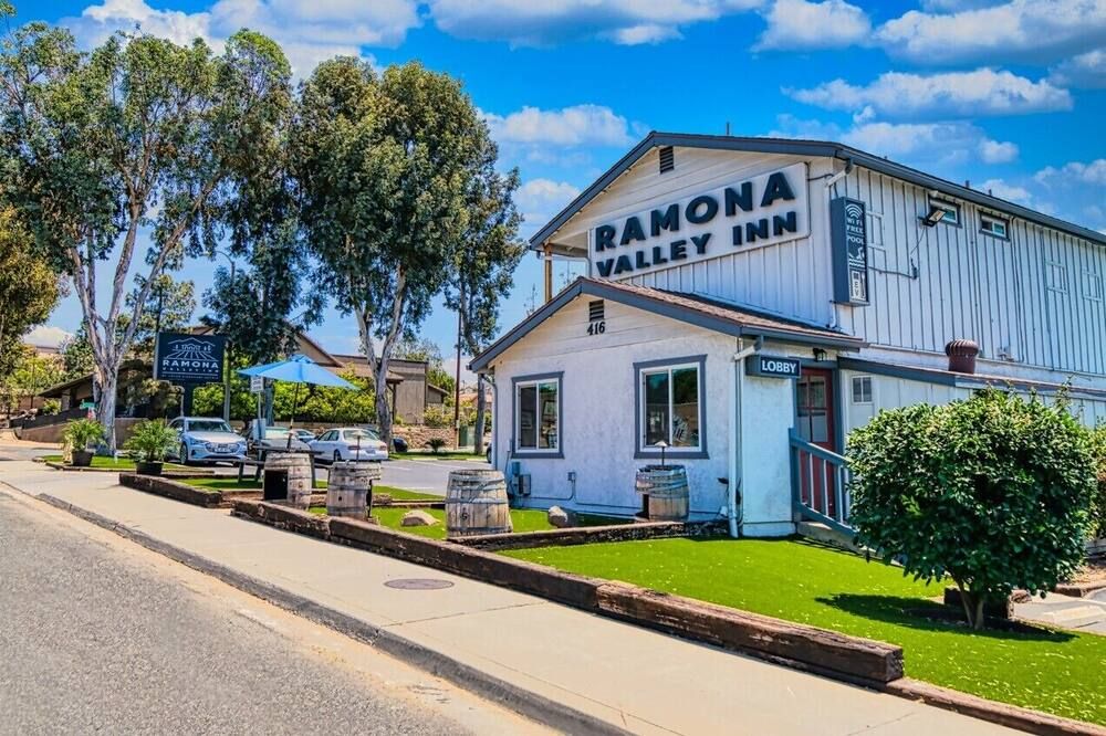 Clean 2 Double Bed Room in Ramona Wineries