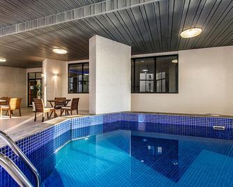 Hotel D Sintra - Balneário Camboriú - Bể bơi