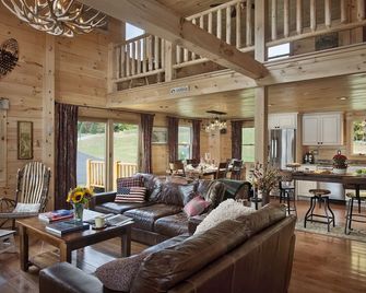 Hiking, fishing, boating, ask about stay 2 get one free, one min to Lake Estate - Tilton - Huiskamer