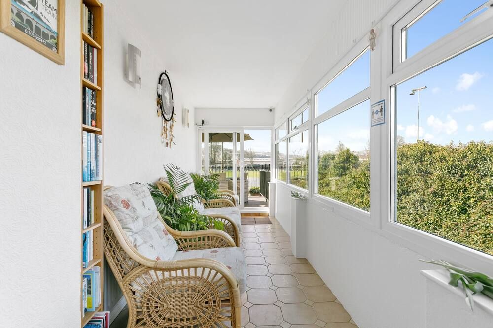 The Ashleigh - פיינטון - מרפסת