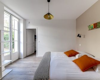 Fontainebleau Sweet Home Garden - Fontainebleau - Bedroom