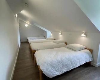 Auberge De Jeunesse Hi Millau La Maladre - Millau