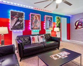Private pool/Communal Facilities/themed bedrooms - Kissimmee - Wohnzimmer