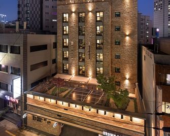 Brown Dot Hotel Seomyeon - Busán - Edificio