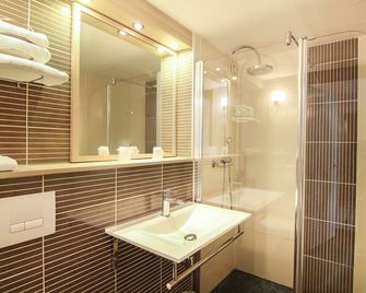 Hôtel Inn Design & Restaurant Sablé-sur-Sarthe - Sable sobre Sarthe - Baño