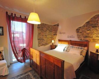 Lovely flat with garden - Feltre - Camera da letto