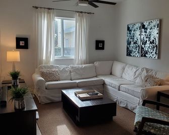 Luxury Ocean Villa 3 Bed / 3 Bath in Bimini Bay - Bailey Town - Sala de estar