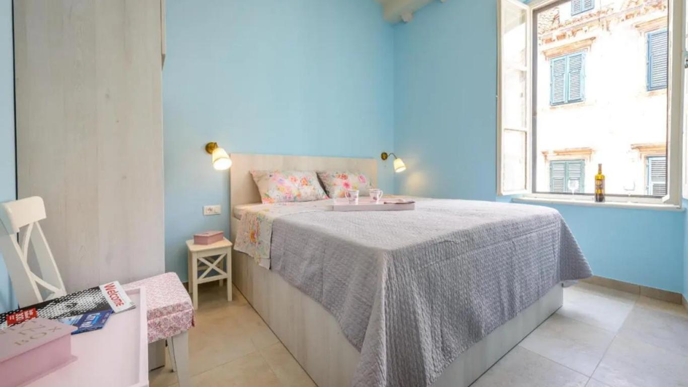Stradun View En Suite Rooms & Studio