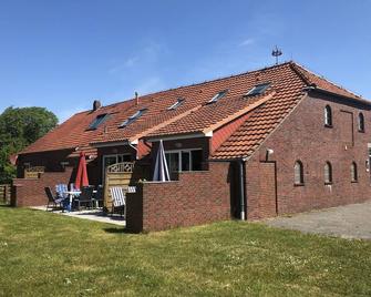 Ferienwohnungen Am Mühlenhügel - Esens - Gebäude