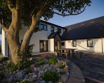 The boathouse: modern house by the sea - Carrigaholt - Edificio