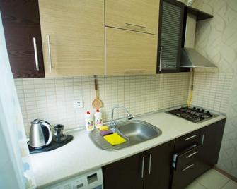 2 bedroom apartment near the Central Bank of Azerbaijan - Baku - Kitchen