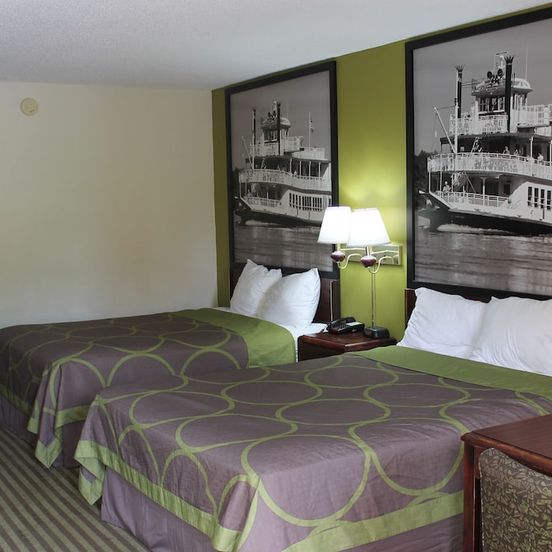 Bedroom view of Howard Johnson Vicksburg