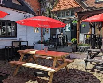 The Bear Marlborough - Marlborough - Innenhof