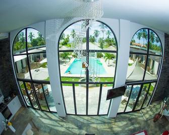 Show Pony Ranchero Resort - Boutique Beach Hotel - Remedios - Beach