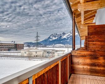 COOEE alpin Hotel Kitzbüheler Alpen - סט יוהאן אין טירול - מרפסת