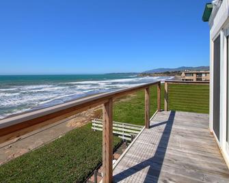 Oceanfront Escape : 4 Br, 3 Ba Condominium In San Simeon, Sleeps 10 - San Simeon