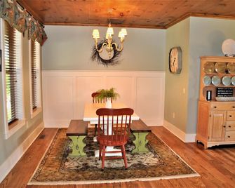 Southern Living Cottage on Lake Chatuge 100+ 5 Star Reviews - Hayesville - Comedor