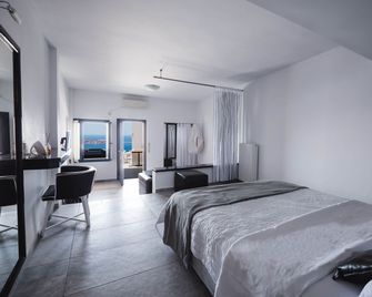 Galaxy Suites & Villas - Thera
