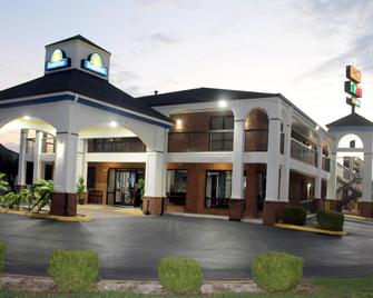 Days Inn by Wyndham Franklin - Franklin - Gebouw