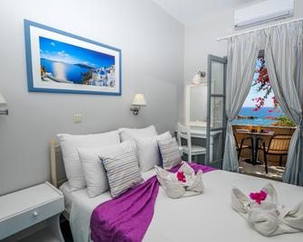 Nostos Beach - Kamari - Bedroom