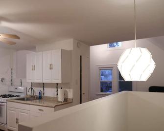 Loft Style Apartment In Beautiful Kew Gardens - 10 Min To Lga, Jfk - Queens - Kitchen