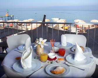 Aragosta Hotel - Durrës - Balcony