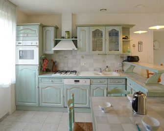 Charming Villa (3 ) due south, quiet 5km Royan - Saint-Georges-de-Didonne - Cucina