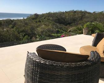 Cozy Bungalow With All Modern Comforts And Panoramic Ocean Views! - Ostional - Balcony