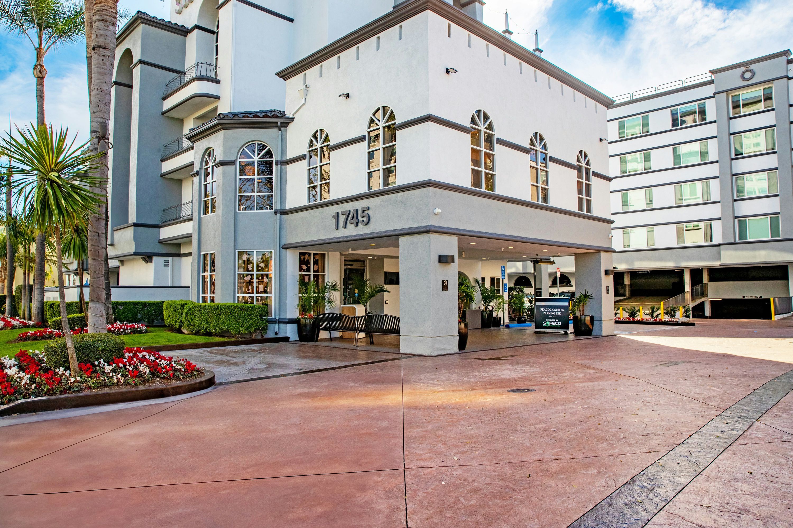 邦楽 PEACOCK HOTEL Peacock Suites from $116. Anaheim Hotel Deals & Reviews - KAYAK