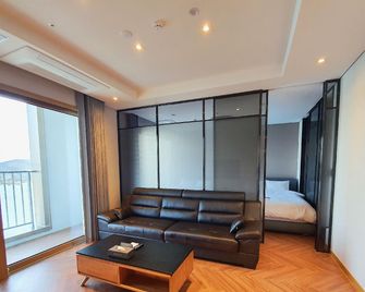 SOTA SUITE SOKCHO WORLDSTATE - Sokcho - Вітальня