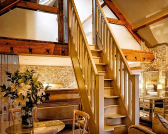 The Apple Store At Gileston Manor - Barry - Escadas