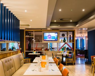 Holiday Inn Leeds - Garforth By IHG - Leeds - Bygning