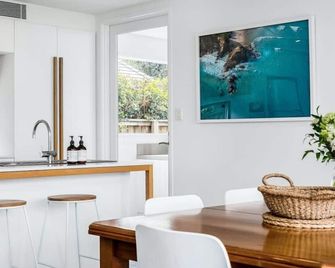 Sanctuary Spaces - Lomani Six - Byron Bay - Dining room