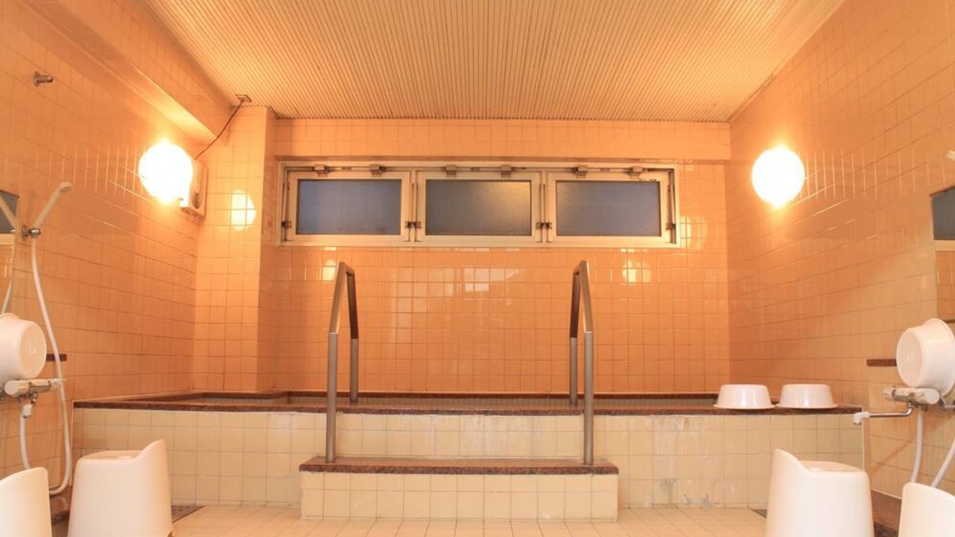 T and K Hostel Kobe Sannomiya East