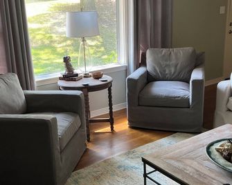 Quiet and peaceful retreat in Batesville, MS - Batesville - Obývací pokoj
