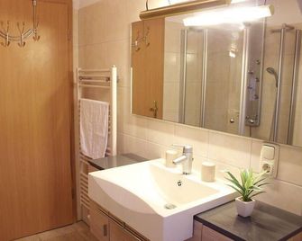 Holiday apartment with garden & terrace - Bad Suderode - Badkamer
