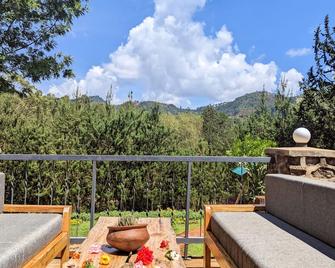 Lawns Hotel - Lushoto - Balcón