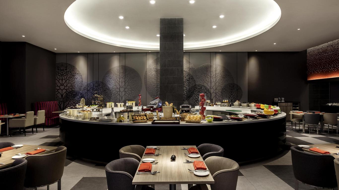 พูลแมน มิริ วอเตอร์ฟร้อนท์